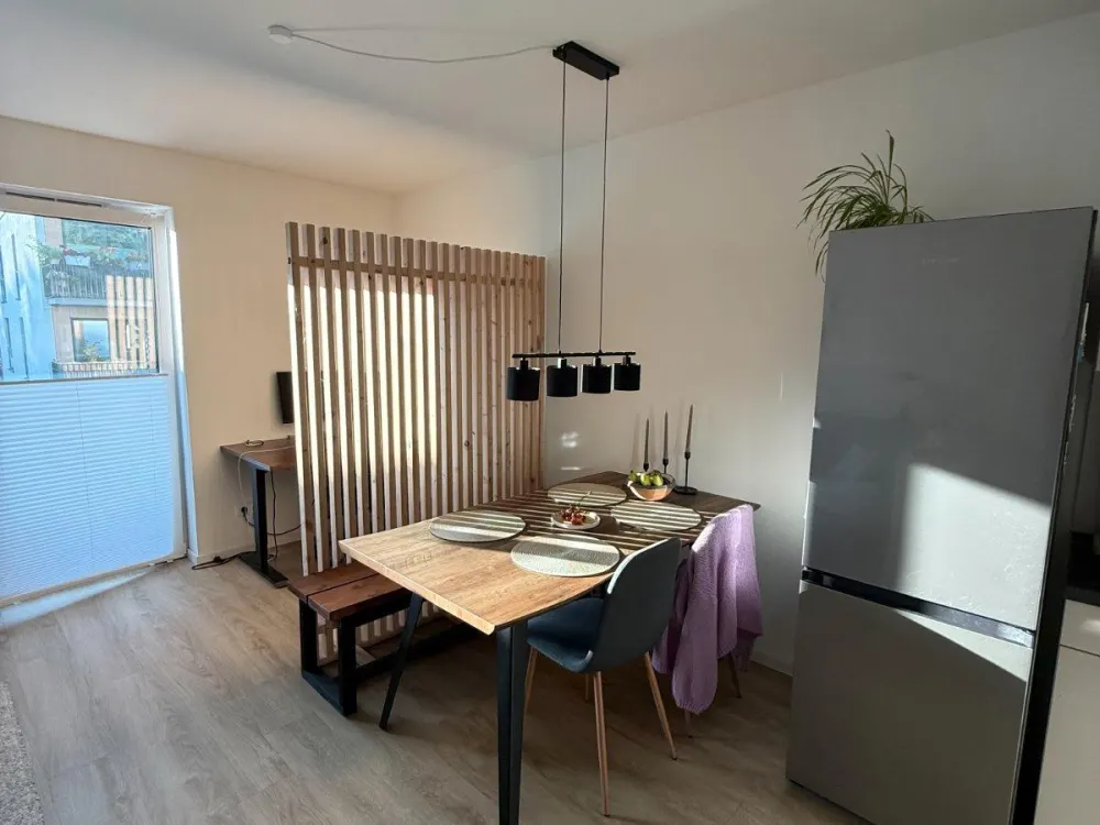 Helle möblierte 2-Zimmer-Wohnung mit Balkon in Alsterdorf befrist