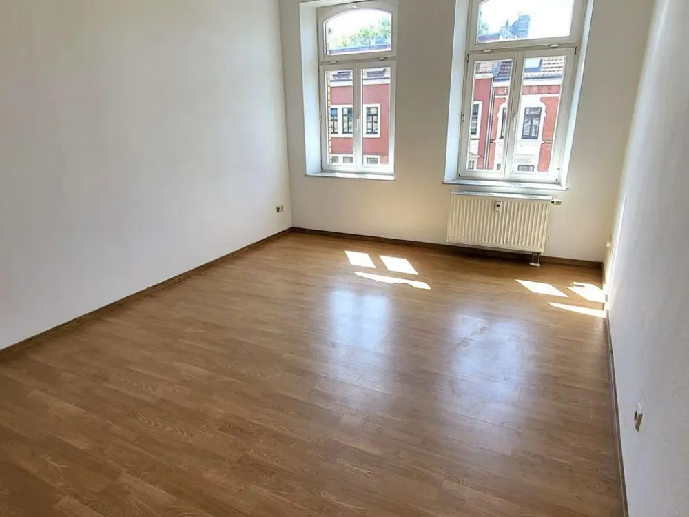 ***Attraktive 2-Zimmer-Wohnung mit Balkon und Einbauküche im Leipziger-Osten***