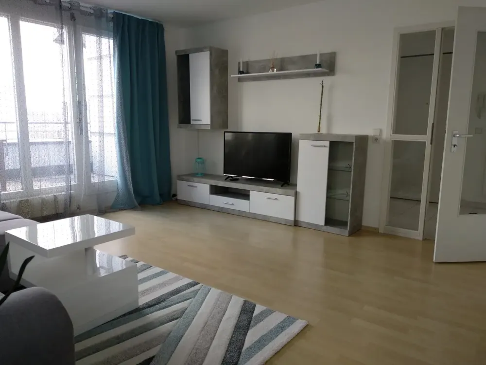 Möblierte 2,5 Zimmer Penthouse Wohnung in Stuttgart, Burgholzhof in der Nähe von Feuerbach