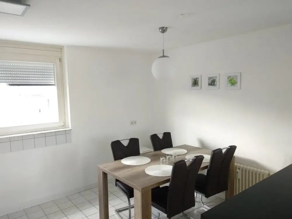 Möblierte 2,5 Zimmer Penthouse Wohnung in Stuttgart, Burgholzhof in der Nähe von Feuerbach