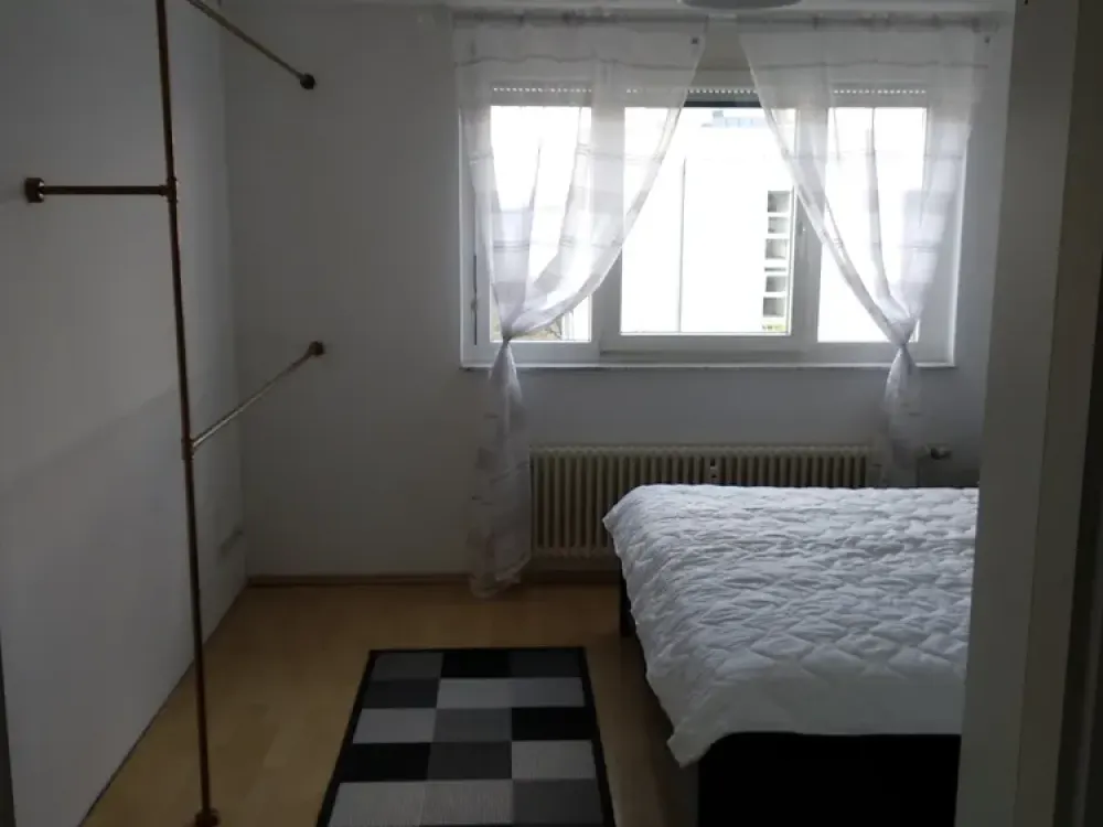 Möblierte 2,5 Zimmer Penthouse Wohnung in Stuttgart, Burgholzhof in der Nähe von Feuerbach