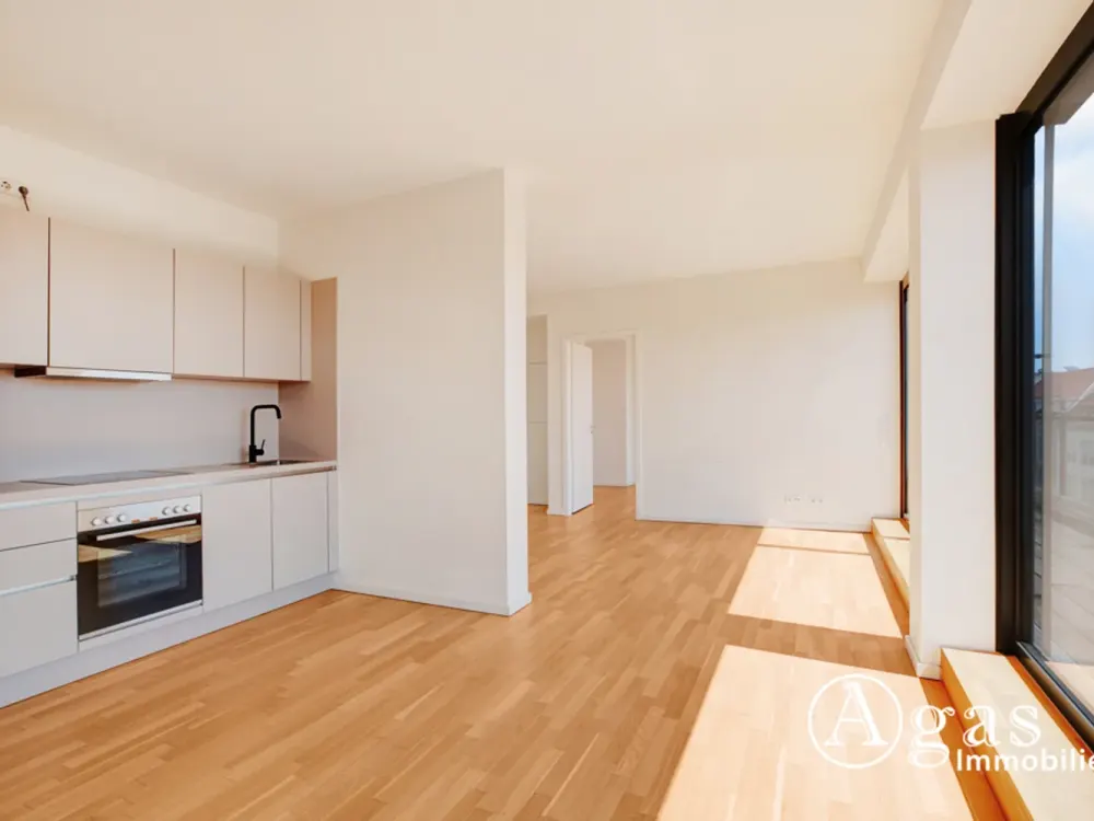 Lichtdurchflutete 2 Zimmer Wohnung mit ca. 67m², EBK und großem Balkon in Berlin-Mitte!