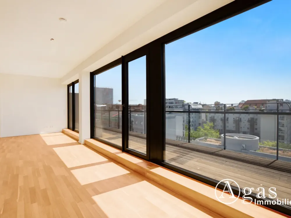 Lichtdurchflutete 2 Zimmer Wohnung mit ca. 67m², EBK und großem Balkon in Berlin-Mitte!