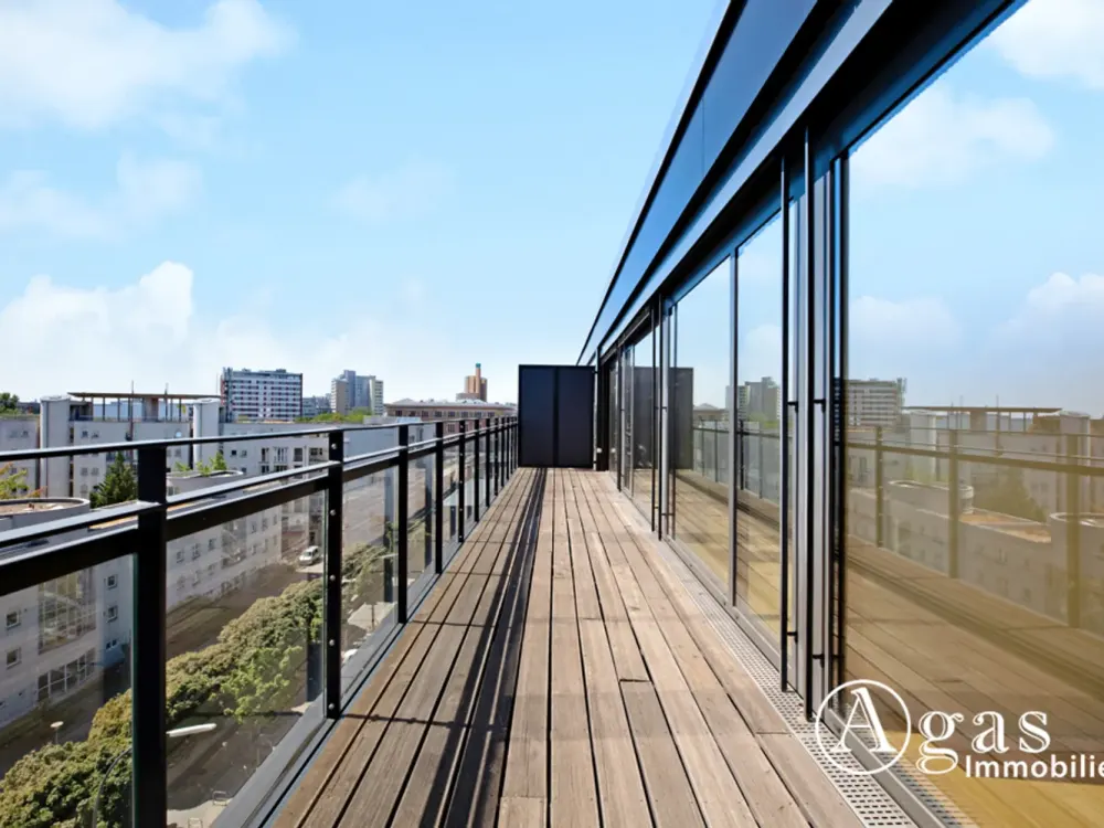 Lichtdurchflutete 2 Zimmer Wohnung mit ca. 67m², EBK und großem Balkon in Berlin-Mitte!