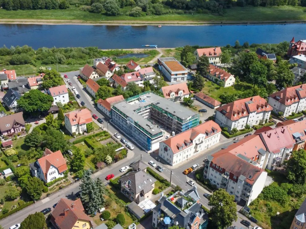 3-Room Ground Floor Apartment with 13 m² Terrace in Laubegast
