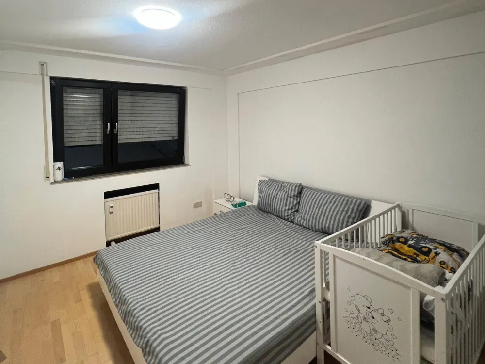 3,5-Zimmer-Wohnung in schöner Lage von Altbach- Balkon & Garage