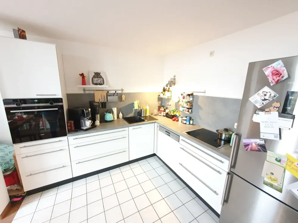 Einbauküche und Tageslichtbad - Extravagante, geräumige 2-Zi.-Maisonette über den Dächern Erfurts!