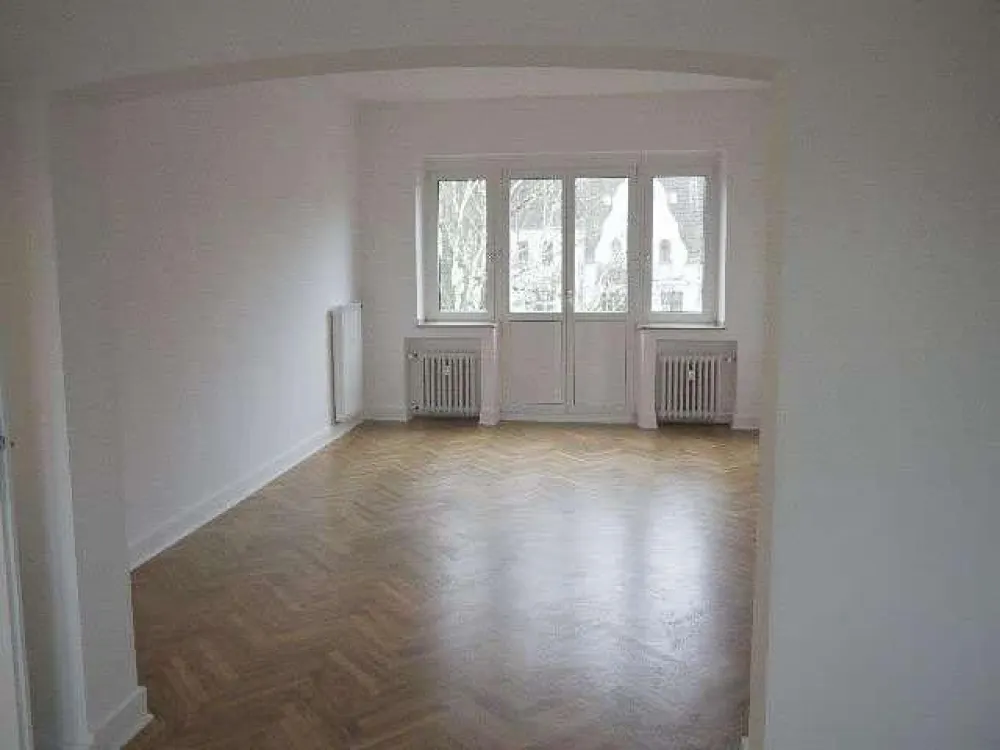 Großzügige 4-Zi-Etagenwohnung mit 2 Balkonen und Gartennutzung!
