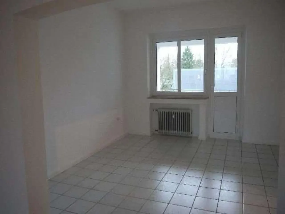 Großzügige 4-Zi-Etagenwohnung mit 2 Balkonen und Gartennutzung!