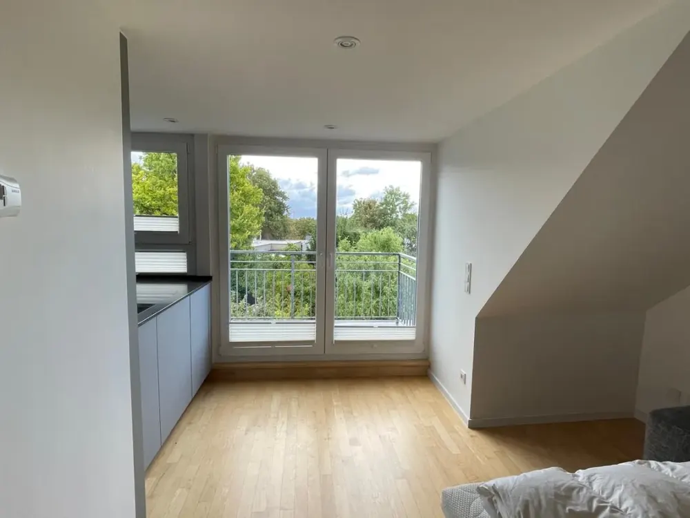 Exclusive Attic Apartment in Preferred Location with *Air Conditioning* in Köln-Müngersdorf