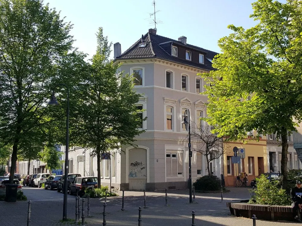 4,5 ZKDBB Altbau in Krefeld Mitte: Mieter als Hausmeister gesucht
