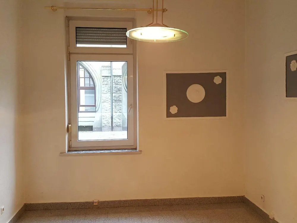 4,5 ZKDBB Altbau in Krefeld Mitte: Mieter als Hausmeister gesucht