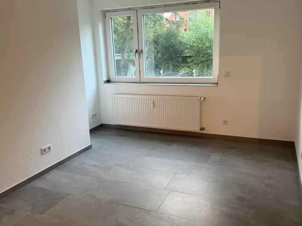 LIVING BEAUTIFULLY! WELL-MAINTAINED - SPACIOUS - LIKE NEW!