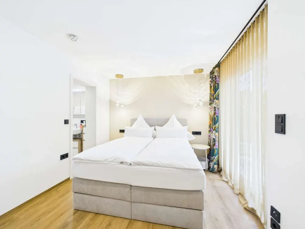 Voll ausgestattet & hochwertig möbliert Wohnung mit Terrasse - ab Okt. 26 bis Juni 27