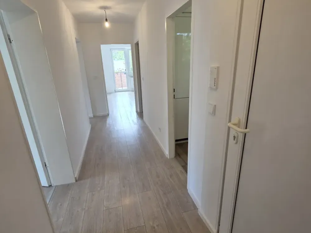 Schöne und helle 4-Zimmer-Wohnung in Unterhaching - zentral, jedoch ruhig gelegen