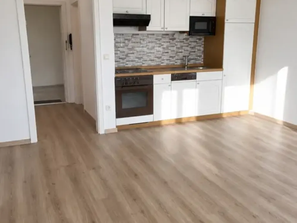 Helle 1-Zimmer-Wohnung mit großem Balkon in ruhiger Lage, Markt Schwaben