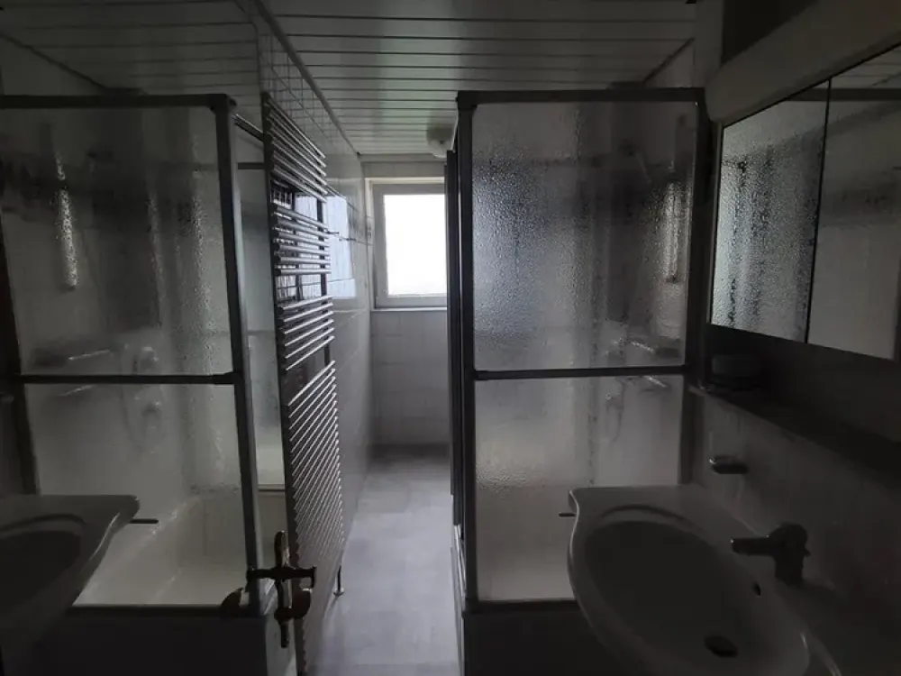 Exklusive 4-Zimmer-Wohnung mit EBK und Stellplatz in Stuttgart
