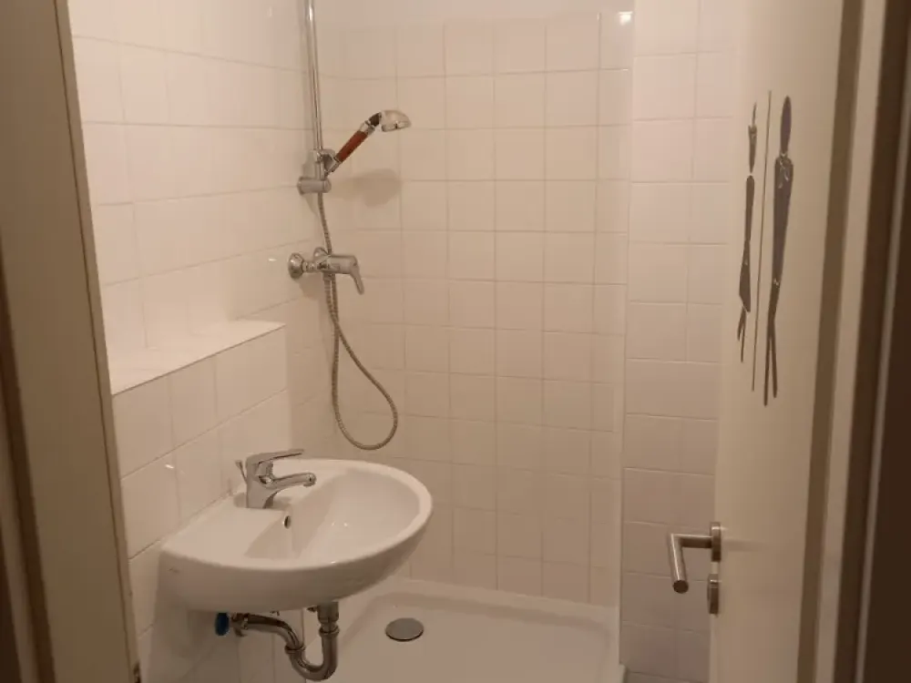 2 Raum Wohnung mit Einbauküche