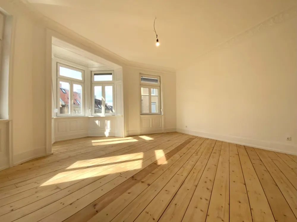 Attraktive und großflächige 3-Zimmer-Altbauwohnung im Stuttgarter Süden