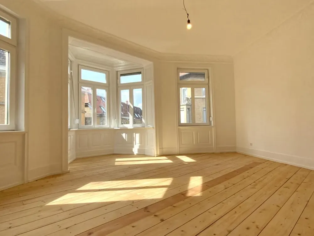 Attraktive und großflächige 3-Zimmer-Altbauwohnung im Stuttgarter Süden