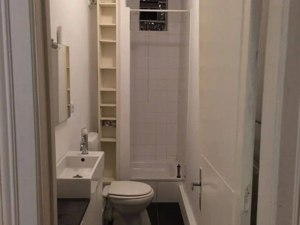 Winterhude: 2-Zi-Altbau mit Balkon: Wohnbüro/Praxis/Atelier - WG möglich
