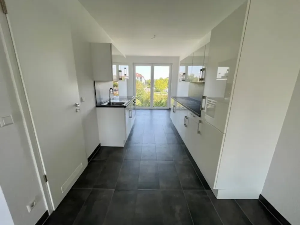 Moderne lichtdurchflutete 3-Zimmer-Wohnung mit Einbauküche