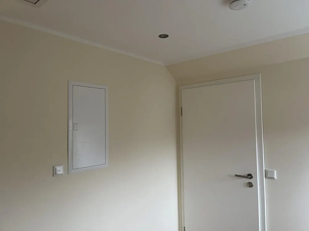 Gemütliche und klimatisierte Dachgeschosswohnung mit Tageslichtbad und Südbalkon