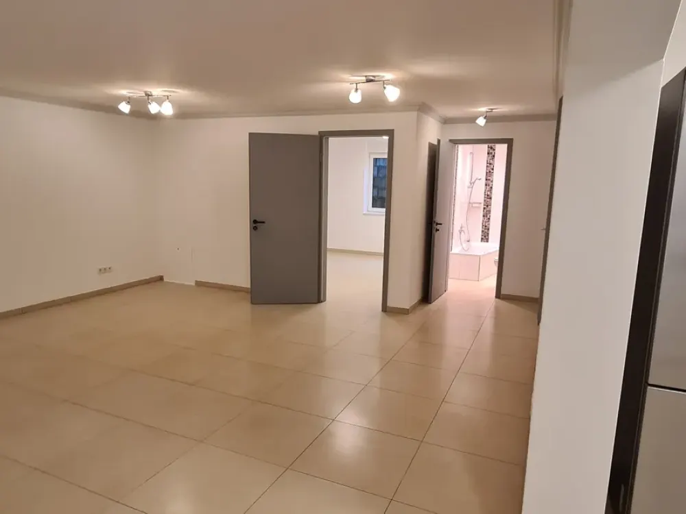 Exklusive, neuwertige 2-Zimmer-Wohnung mit Einbauküche in Köln