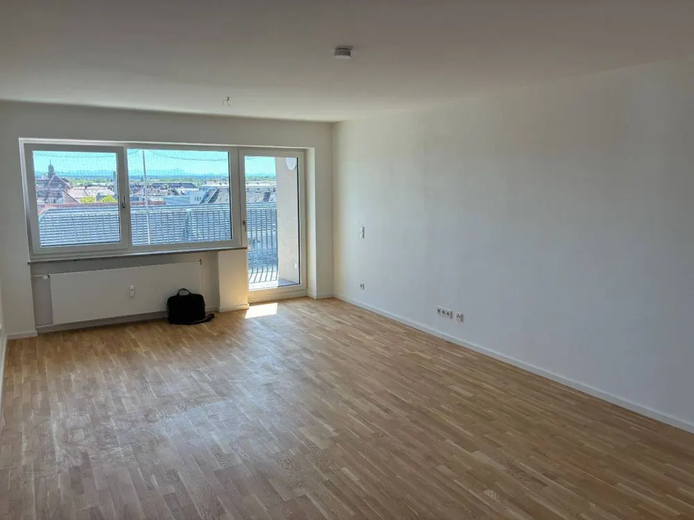 Sonnige 3-Zimmer-Wohnung mit Balkon und Aufzug in München-Bäckerstraße