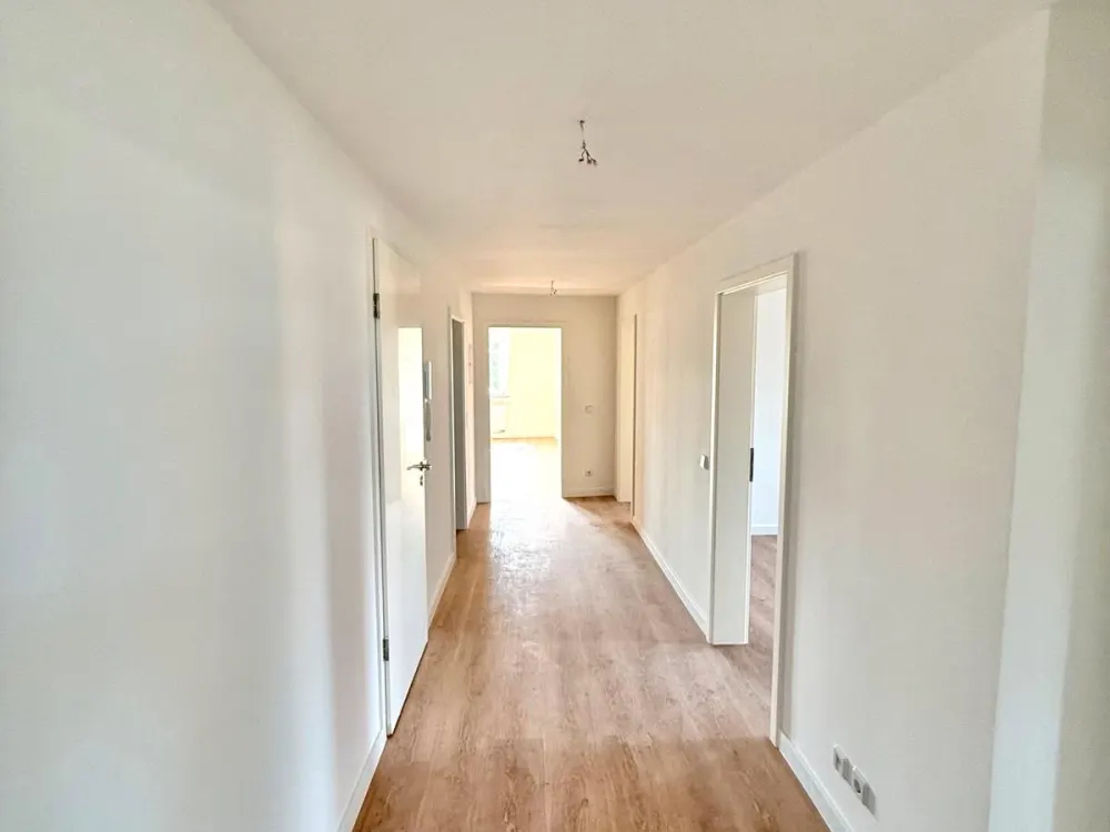 ERSTBEZUG - SANIERTE 4-RAUM WOHNUNG