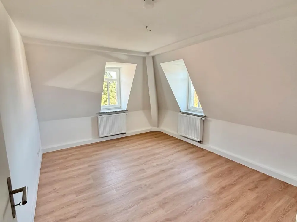 ERSTBEZUG - SANIERTE 4-RAUM WOHNUNG