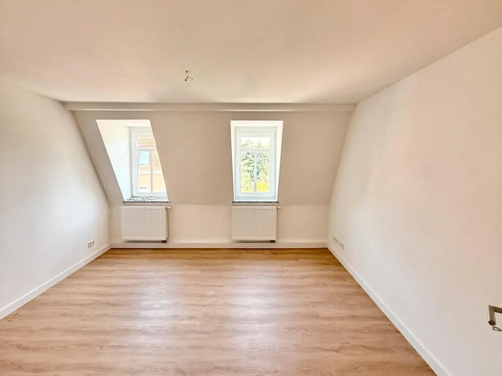 ERSTBEZUG - SANIERTE 4-RAUM WOHNUNG