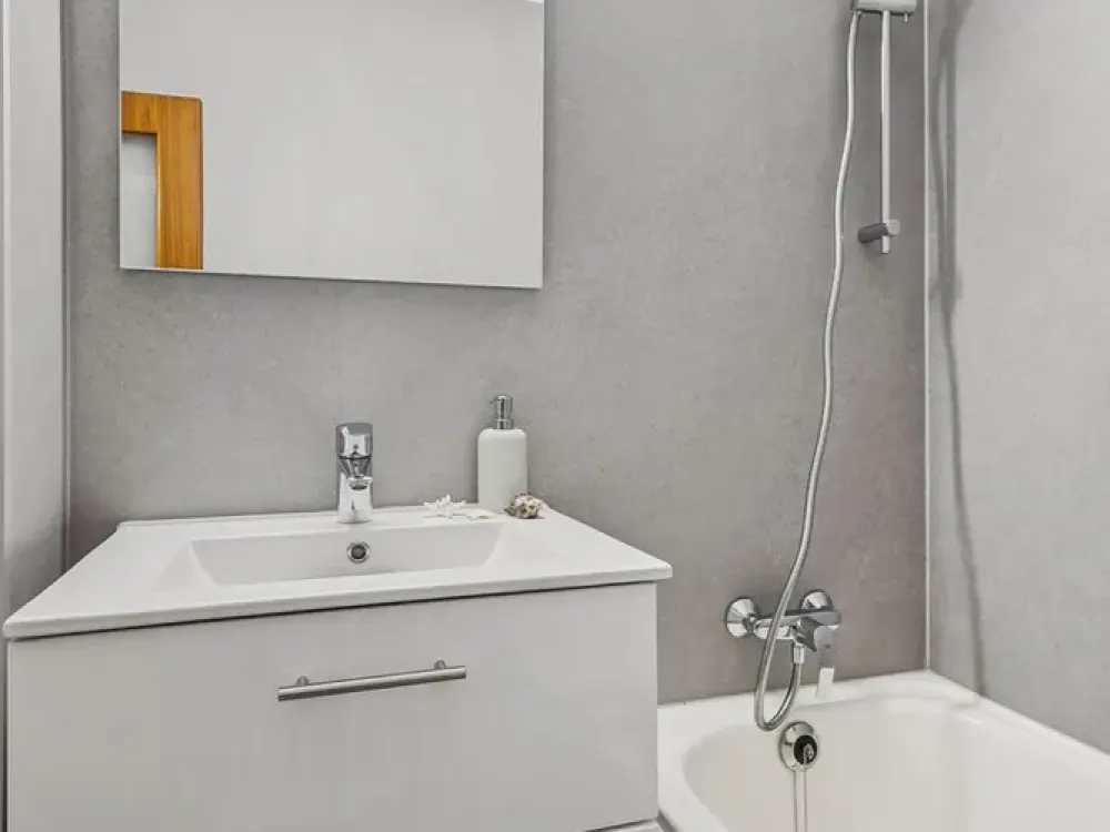 Furnished 2-Room Apartment with Elevator and Wide View in Neunkirchen