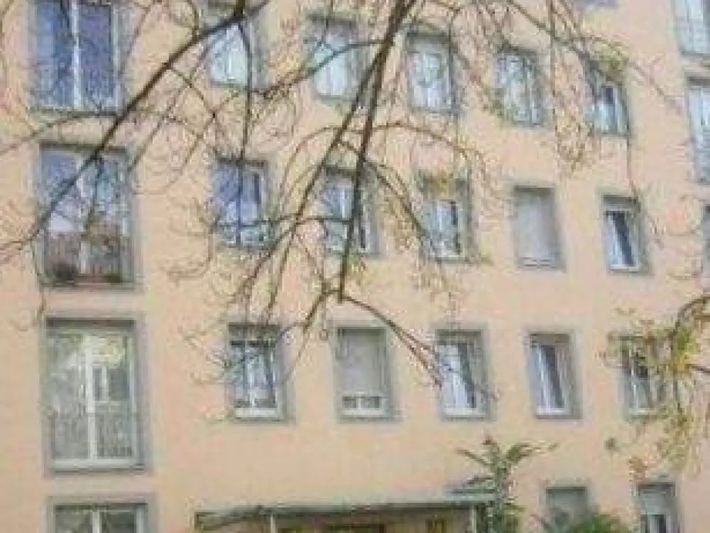 Nähe Klinik Hallerwiese
