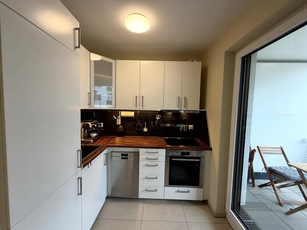 Moderne, voll möblierte 2-Zimmer-Wohnung in attraktiver Lage, ab sofort verfügbar