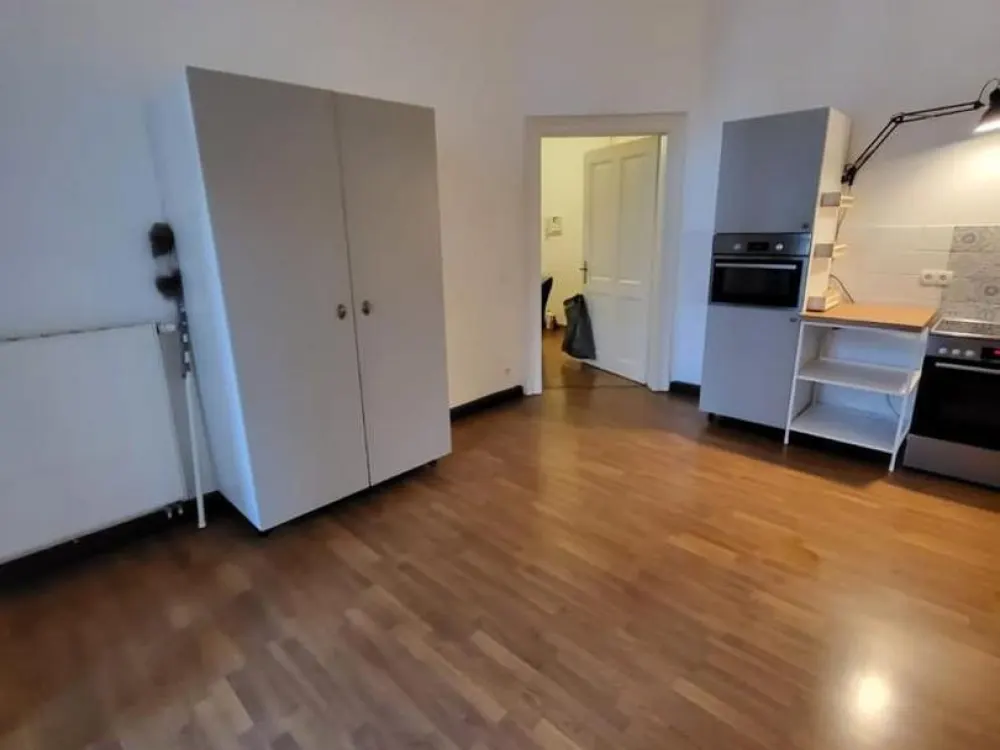 Exclusive, frisch sanierte 5 Zimmer Wohnung mit Einbauküche, Balkon im Musikerviertel zu vermieten