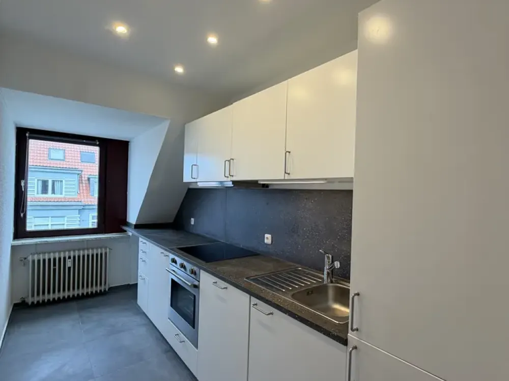 Kernsanierte, lichtdurchflutete 2-Zimmer-Wohnung mit Balkon in der Bremer Neustadt