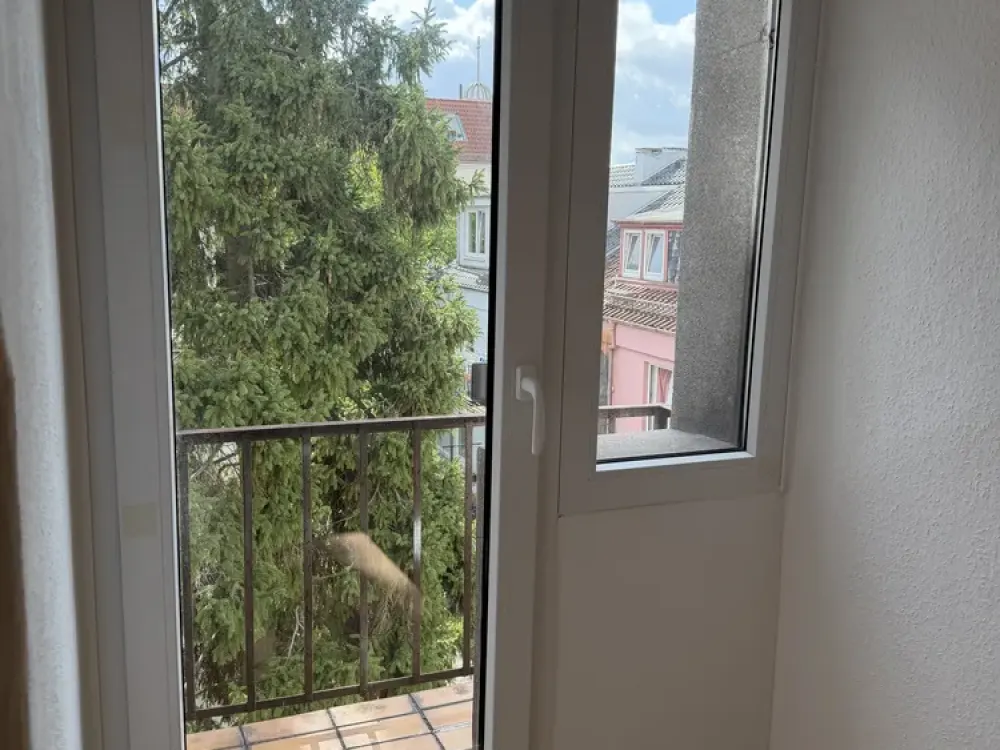 Kernsanierte, lichtdurchflutete 2-Zimmer-Wohnung mit Balkon in der Bremer Neustadt