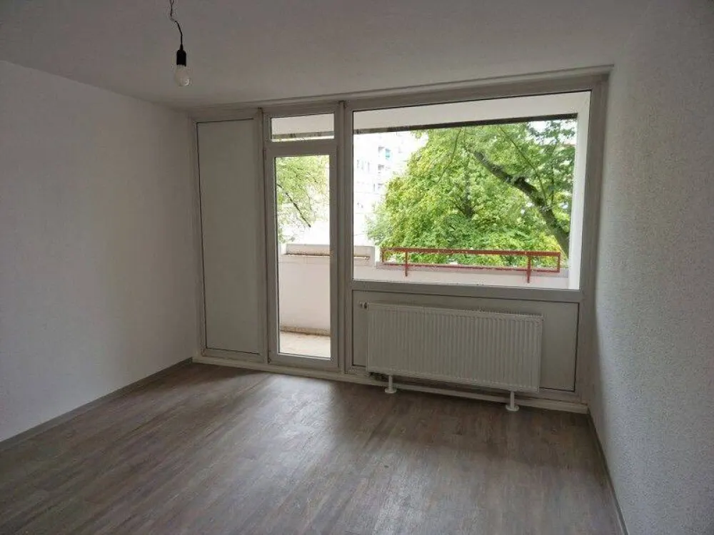 Da kommt man gern Heim. Komplett renovierte 2-Zimmer-Wohnung mit Balkon!
