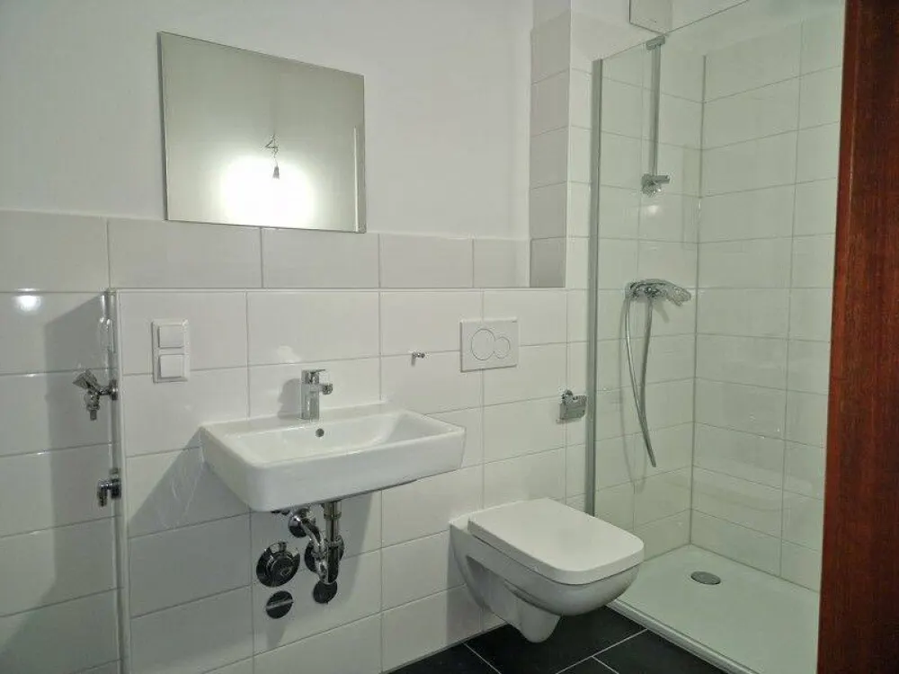 Da kommt man gern Heim. Komplett renovierte 2-Zimmer-Wohnung mit Balkon!