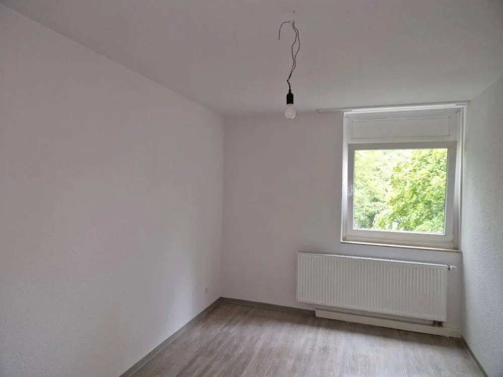 Da kommt man gern Heim. Komplett renovierte 2-Zimmer-Wohnung mit Balkon!