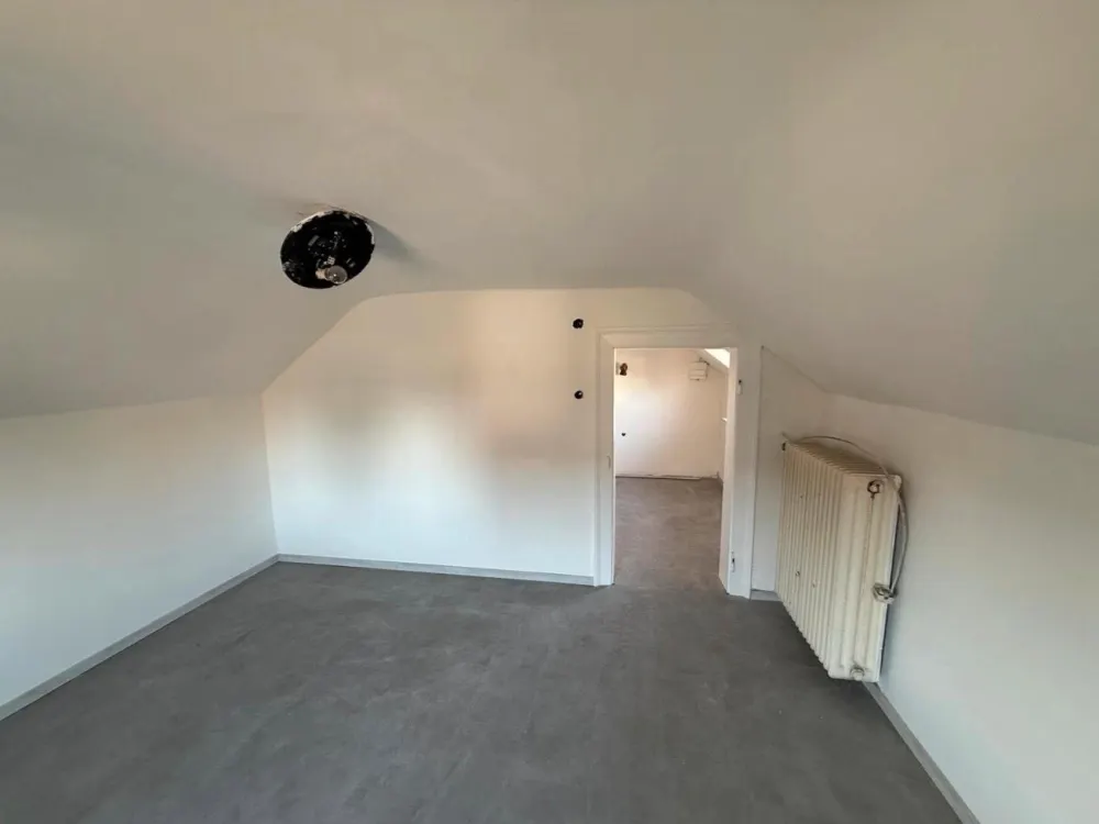 2-Zimmer-Wohnung mit Hauscharakter in Alt-Meschenich