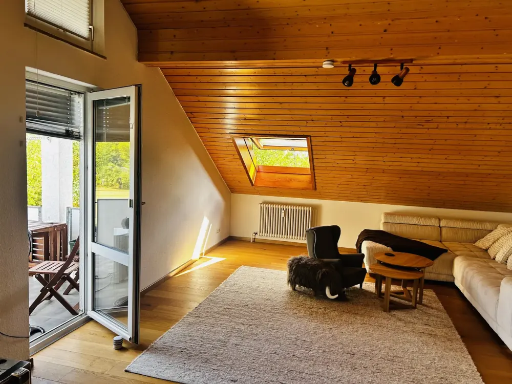 Helle 3,5-Zimmer-Wohnung mit Balkon, Stellplatz und perfekter Anbindung in Stuttgart-Heumaden