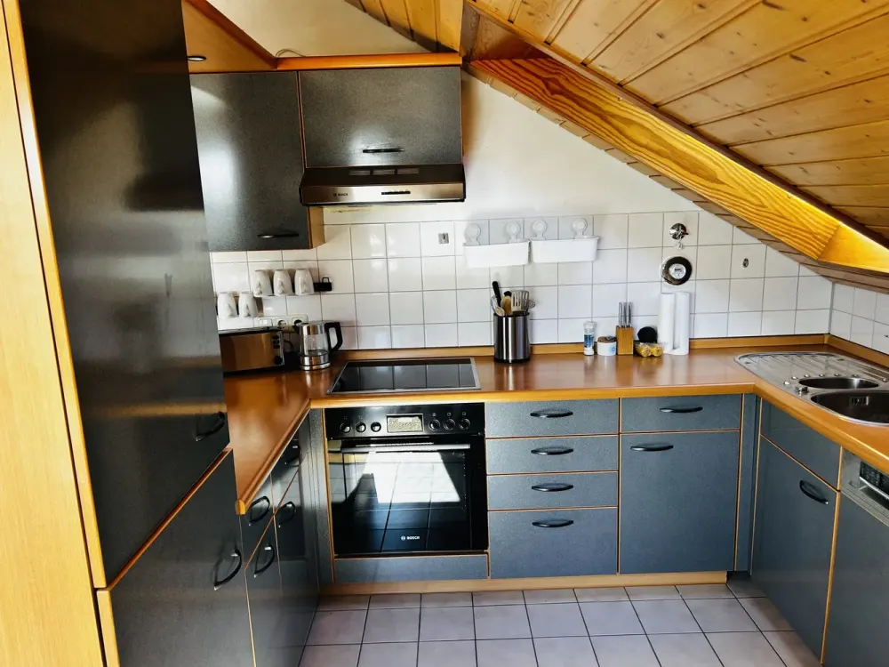 Helle 3,5-Zimmer-Wohnung mit Balkon, Stellplatz und perfekter Anbindung in Stuttgart-Heumaden