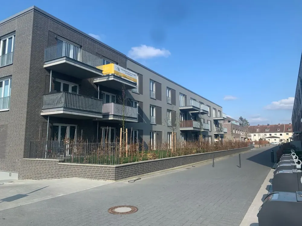 Tastefully Furnished Ground Floor Apartment with Three Rooms plus Terrace/Garden/Fitted Kitchen in Hannover