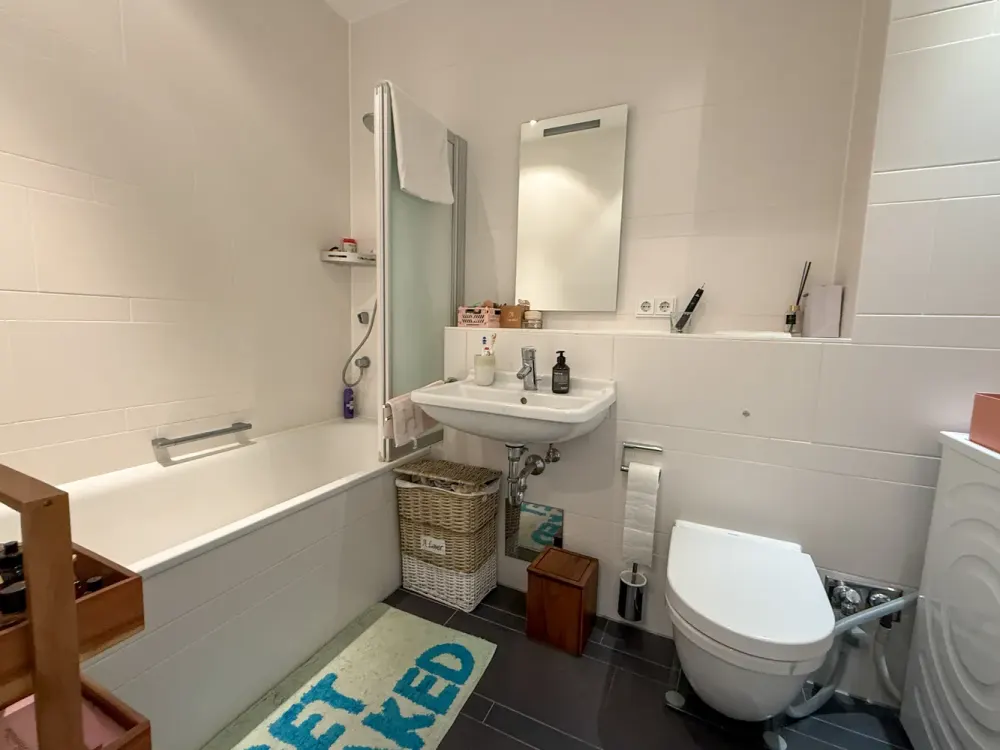 Exklusive 1-Zimmer-Wohnung mit Balkon in den begehrten Nymphenburger Höfen!