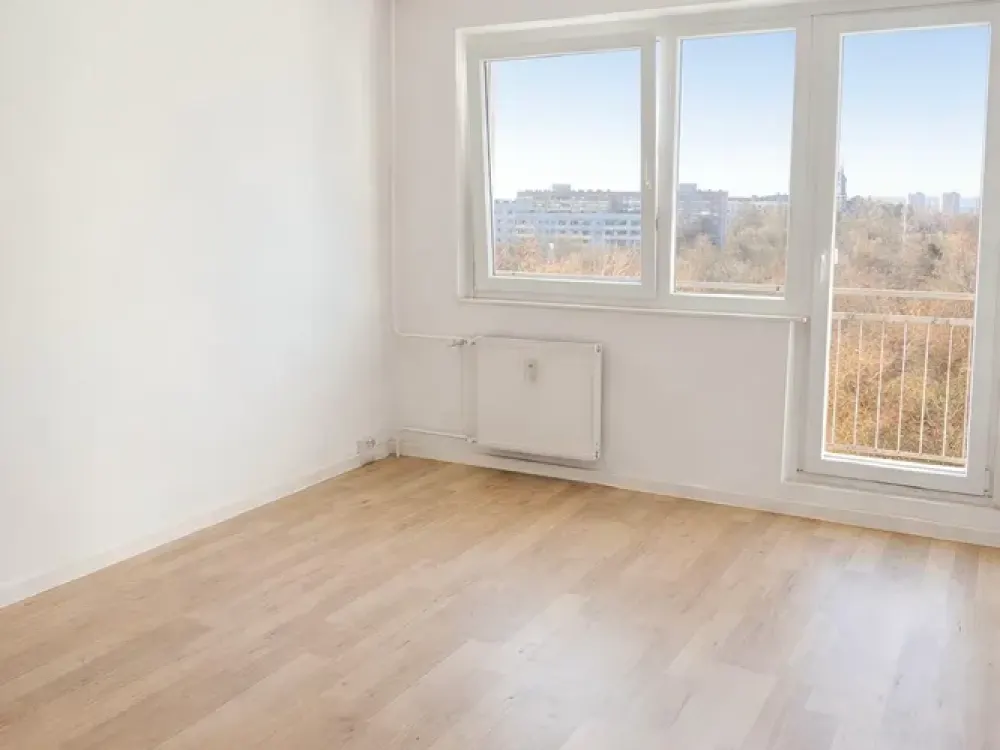 Sonnige 2,5 Zimmer Wohnung mit 2 Balkonen und guter Anbindung