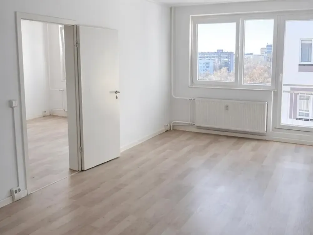 Sonnige 2,5 Zimmer Wohnung mit 2 Balkonen und guter Anbindung