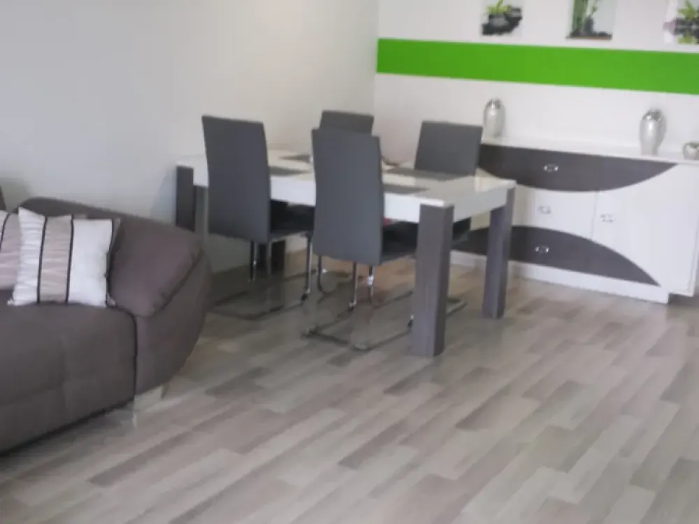 Neuwertige 2-Zimmer-Wohnung mit Balkon und Einbauküche in Wendlingen am Neckar