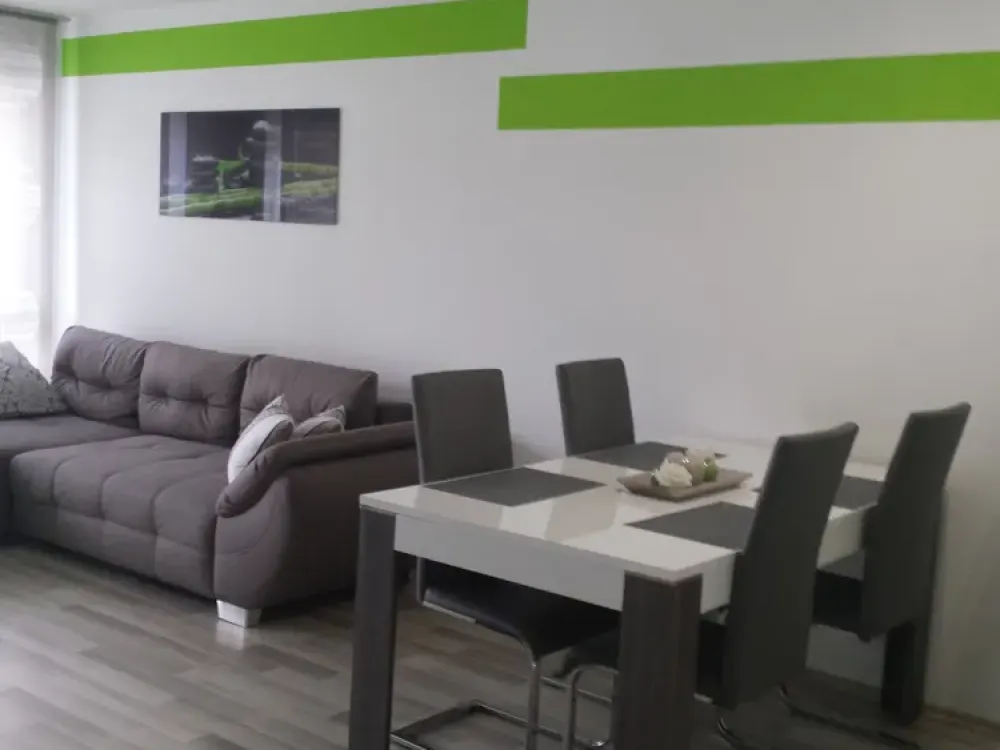 Neuwertige 2-Zimmer-Wohnung mit Balkon und Einbauküche in Wendlingen am Neckar
